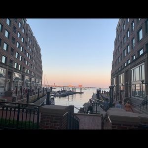 Meet your Posher, Ari